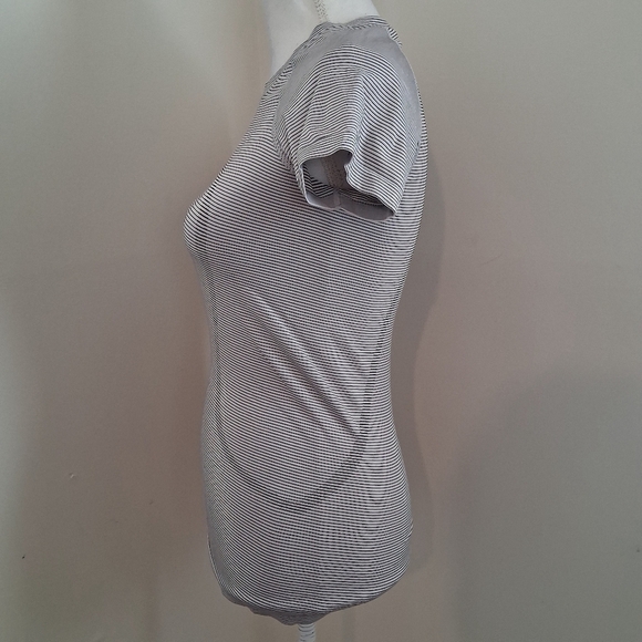 Lululemon Swiftly Tech Short Sleeve 2.0 Tempo Stripe White / Black Size 4 - Picture 4 of 8